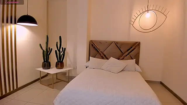 ToriCrossX online show from November 24, 3:12 pm