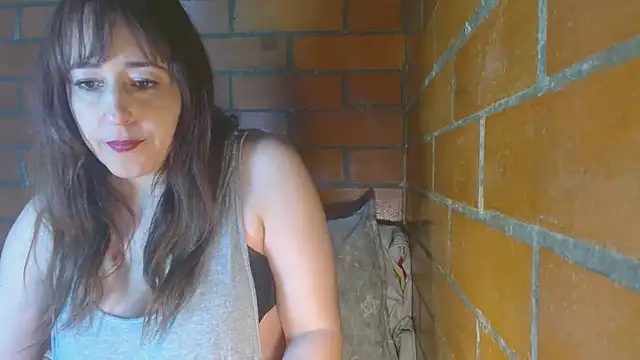 jenniferS  online show from March 9, 7:23 am