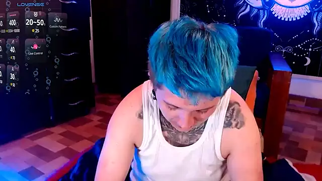 Snapshot of Marieblueeyes chatting on January 30, 11:55 pm Marieblueeyes online show from January 30, 11:55 pm