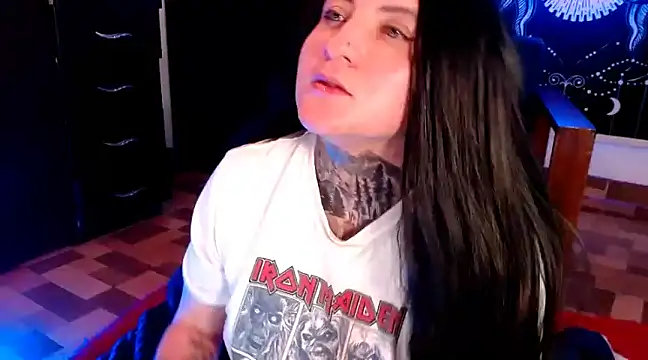 Snapshot of Marieblueeyes chatting on February 2, 2:06 am Marieblueeyes online show from February 2, 2:06 am