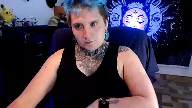 Snapshot of Marieblueeyes chatting on February 4, 1:02 am Marieblueeyes online show from February 4, 1:02 am