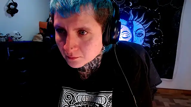 Snapshot of Marieblueeyes chatting on February 4, 7:18 am Marieblueeyes online show from February 4, 7:18 am