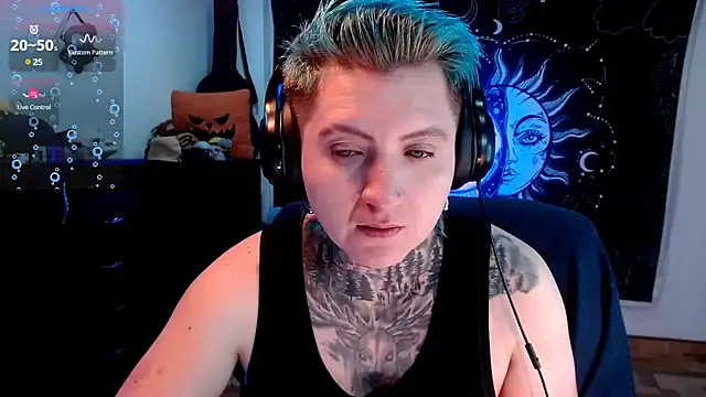 Snapshot of Marieblueeyes chatting on February 15, 3:42 am Marieblueeyes online show from February 15, 3:42 am