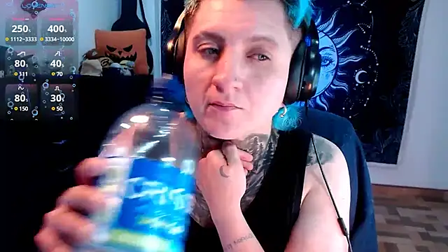 Snapshot of Marieblueeyes chatting on February 15, 6:44 am Marieblueeyes online show from February 15, 6:44 am