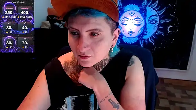 Snapshot of Marieblueeyes chatting on February 19, 2:33 am Marieblueeyes online show from February 19, 2:33 am