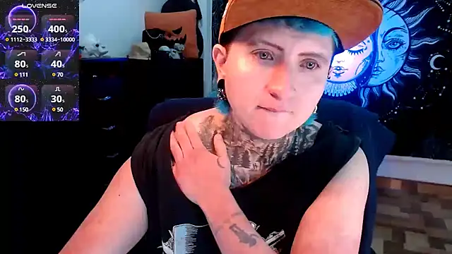 Snapshot of Marieblueeyes chatting on February 19, 5:49 am Marieblueeyes online show from February 19, 5:49 am