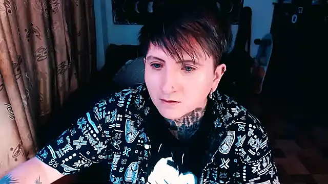 Snapshot of Marieblueeyes chatting on October 24, 12:41 am Marieblueeyes online show from October 24, 12:41 am