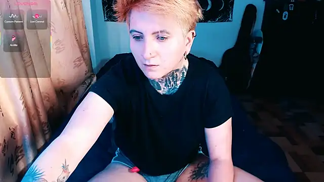 Snapshot of Marieblueeyes chatting on November 4, 7:13 pm Marieblueeyes online show from November 4, 7:13 pm