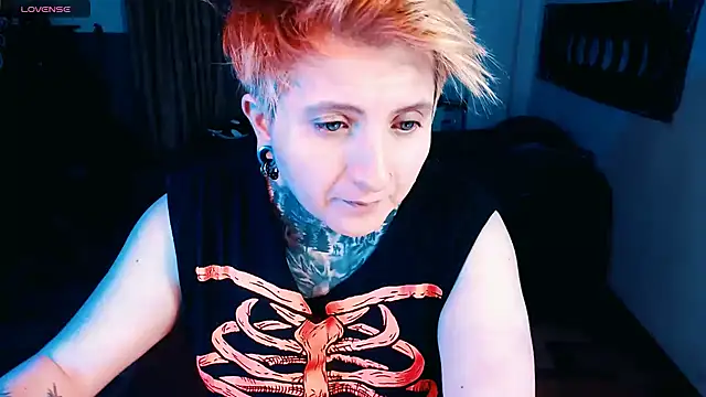 Snapshot of Marieblueeyes chatting on November 16, 3:12 am Marieblueeyes online show from November 16, 3:12 am