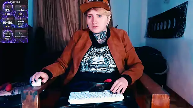 Snapshot of Marieblueeyes chatting on November 29, 8:45 pm Marieblueeyes online show from November 29, 8:45 pm