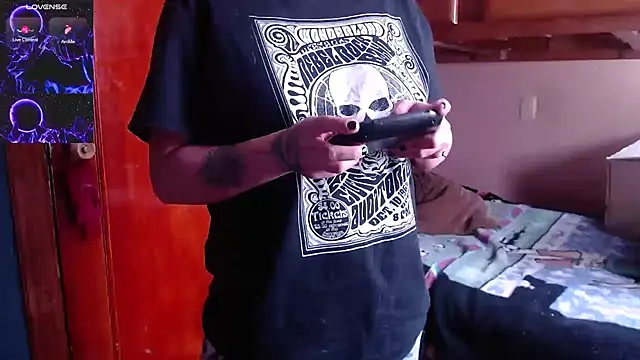 Snapshot of Marieblueeyes chatting on December 2, 6:14 pm Marieblueeyes online show from December 2, 6:14 pm