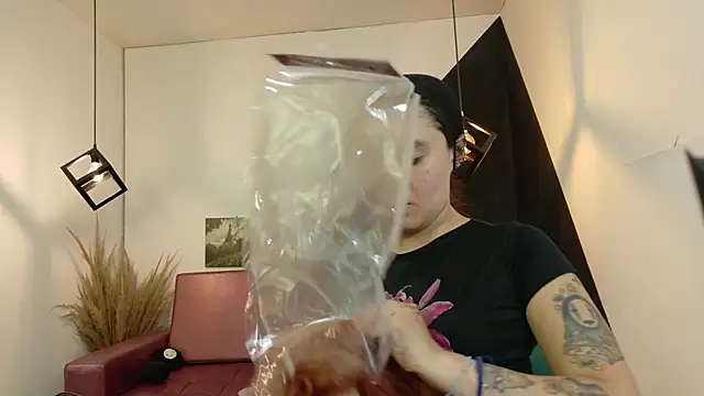 Perla Campbell online show from October 15, 7:03 pm