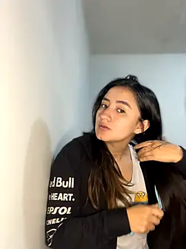 Perla Campbell online show from November 28, 4:31 pm