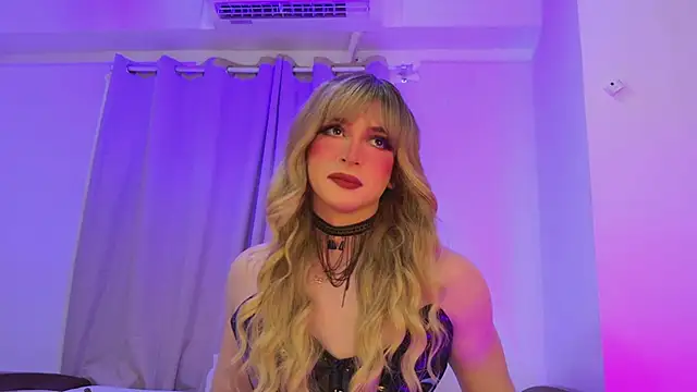 Snapshot of reginarose69 chatting on November 7, 3:45 pm reginarose69 online show from November 7, 3:45 pm