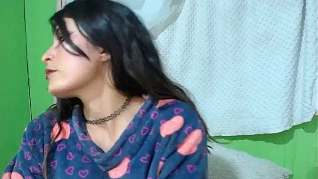 Alexandrasaenz online show from December 4, 11:46 pm