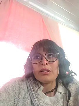 Alexandrasaenz online show from October 18, 2:29 pm