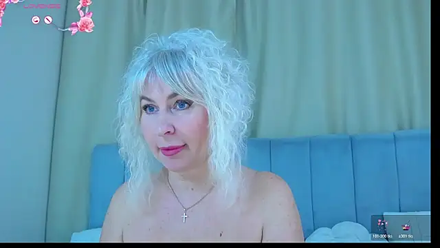 Barbie Blond  online show from November 4, 7:18 am