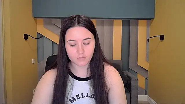 Roxie Bradley online show from December 6, 7:43 am