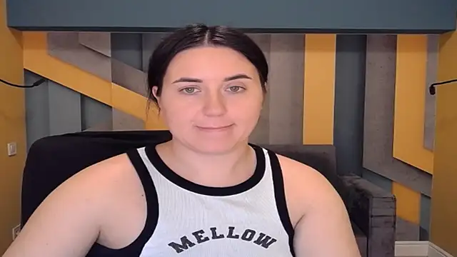 Roxie Bradley online show from December 6, 11:22 am