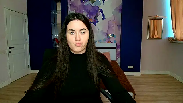 Roxie Bradley online show from January 8, 7:03 am