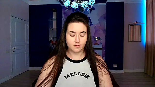 Roxie Bradley online show from January 11, 7:17 am