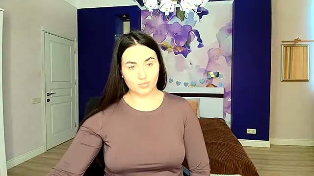 Roxie Bradley online show from January 14, 6:56 am