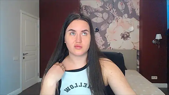 Roxie Bradley online show from January 16, 6:56 am