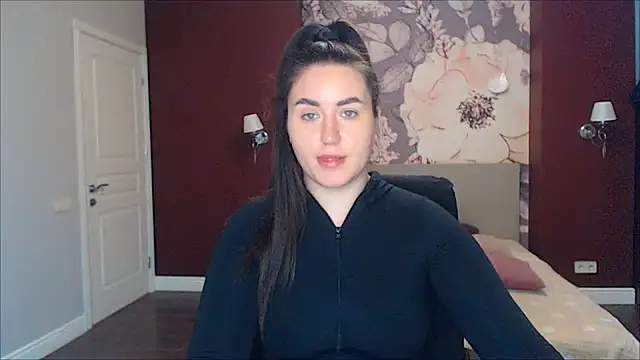 Roxie Bradley online show from January 17, 6:36 am