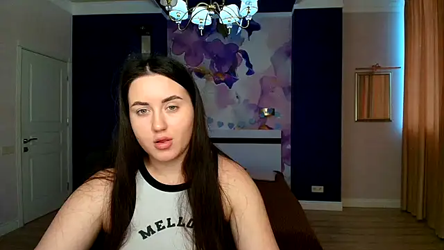 Roxie Bradley online show from January 24, 7:51 am