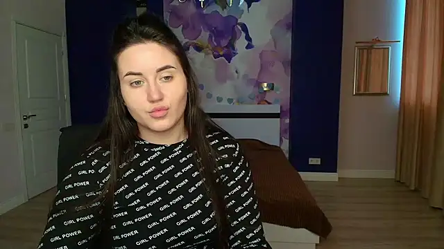 Roxie Bradley online show from January 28, 8:04 am