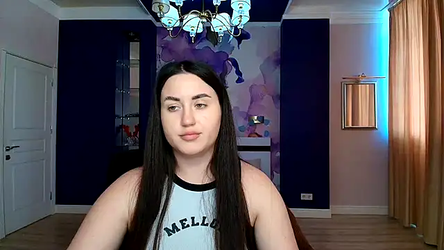 Roxie Bradley online show from February 10, 9:58 am