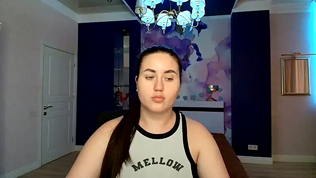 Roxie Bradley online show from February 14, 11:21 am