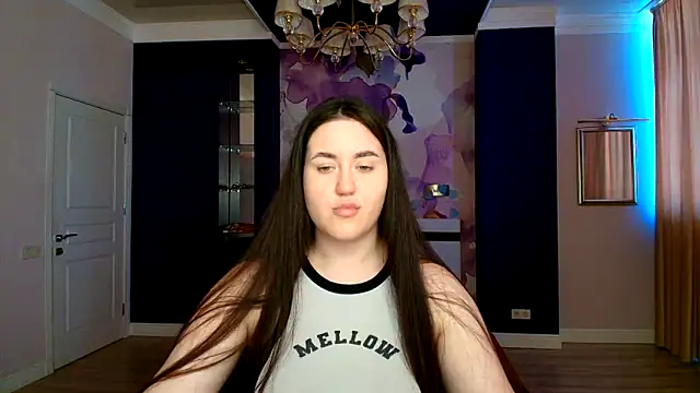 Roxie Bradley online show from March 21, 7:11 am