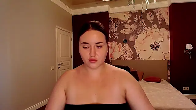 Roxie Bradley online show from September 24, 5:44 am