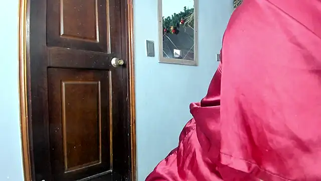 Sinthia Collins online show from December 20, 3:10 pm