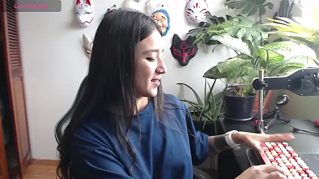 Snapshot of cat_salo chatting on March 4, 1:49 pm cat salo online show from March 4, 1:49 pm