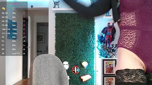 Snapshot of Vixen_Lockheart chatting on October 22, 4:18 pm Vixen Lockheart online show from October 22, 4:18 pm