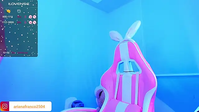 Snapshot of Ariana_f chatting on January 22, 1:42 pm Ariana f online show from January 22, 1:42 pm