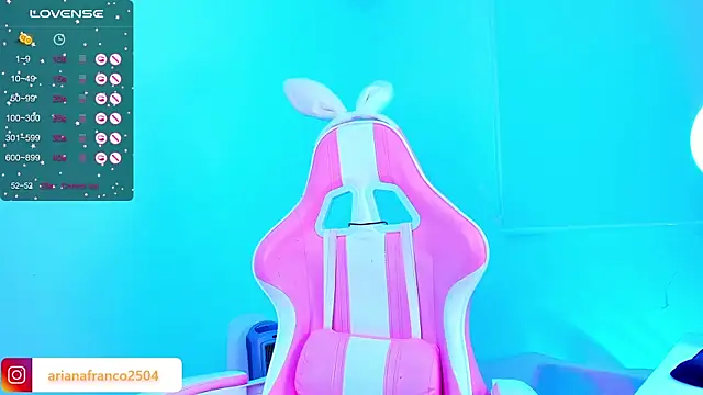 Snapshot of Ariana_f chatting on January 24, 5:11 pm Ariana f online show from January 24, 5:11 pm