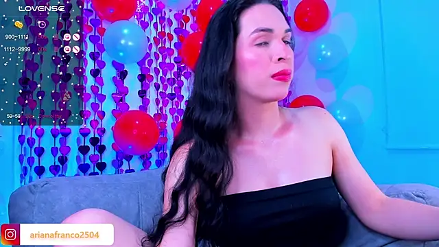 Snapshot of Ariana_f chatting on February 15, 1:42 am Ariana f online show from February 15, 1:42 am