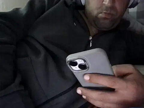 Snapshot of Ca414 chatting on November 30, 12:42 pm Ca414 online show from November 30, 12:42 pm