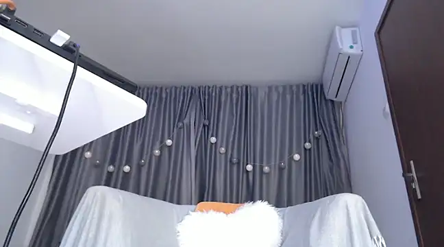 Snapshot of Babe_Licious chatting on January 8, 8:50 pm Babe Licious online show from January 8, 8:50 pm