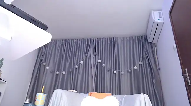 Snapshot of Babe_Licious chatting on March 9, 12:10 am Babe Licious online show from March 9, 12:10 am