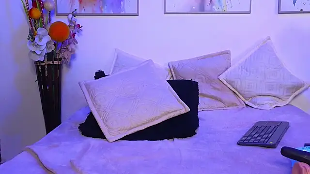 Marianaa Lopezz online show from January 4, 10:55 pm