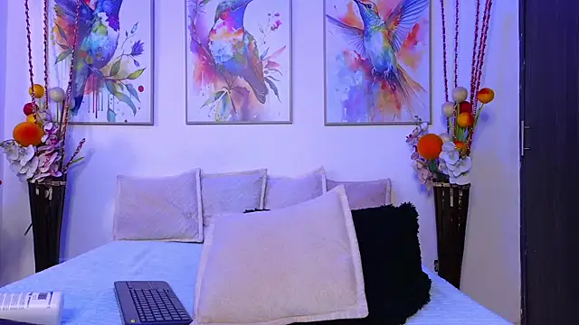 Marianaa Lopezz online show from February 15, 7:39 pm