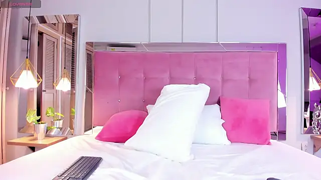 Ahincale online show from February 10, 8:00 pm