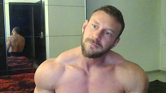 muscularkevin online show from December 6, 4:47 am