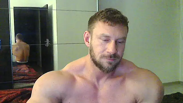 muscularkevin online show from December 26, 5:04 am
