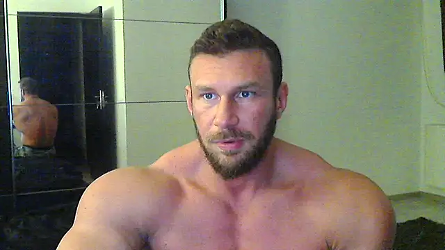 muscularkevin online show from March 11, 4:29 pm