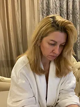 Amazoniiaa online show from February 6, 7:40 pm